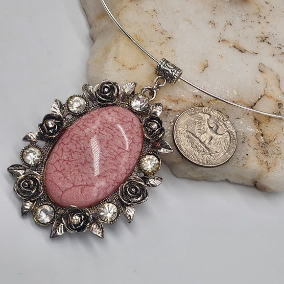 Boho Style Victorian Jewelry Silver Rose Coral Cameo Shape Medalion - Picture 3 of 9